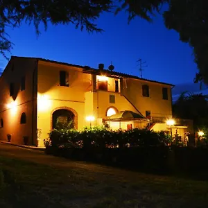 https://tenuta-santa-chiara.it-tuscanyhotel.com